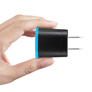 REIKO 1 AMP DUAL COLOR PORTABLE USB TRAVEL ADAPTER CHARGER IN BLUE BLACK