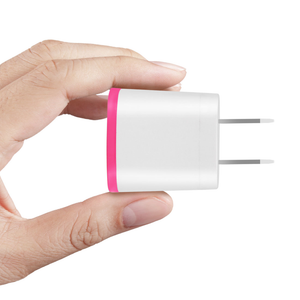 REIKO 1 AMP DUAL COLOR PORTABLE USB TRAVEL ADAPTER CHARGER IN HOT PINK WHITE